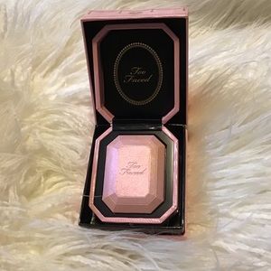 Too faced highlighter